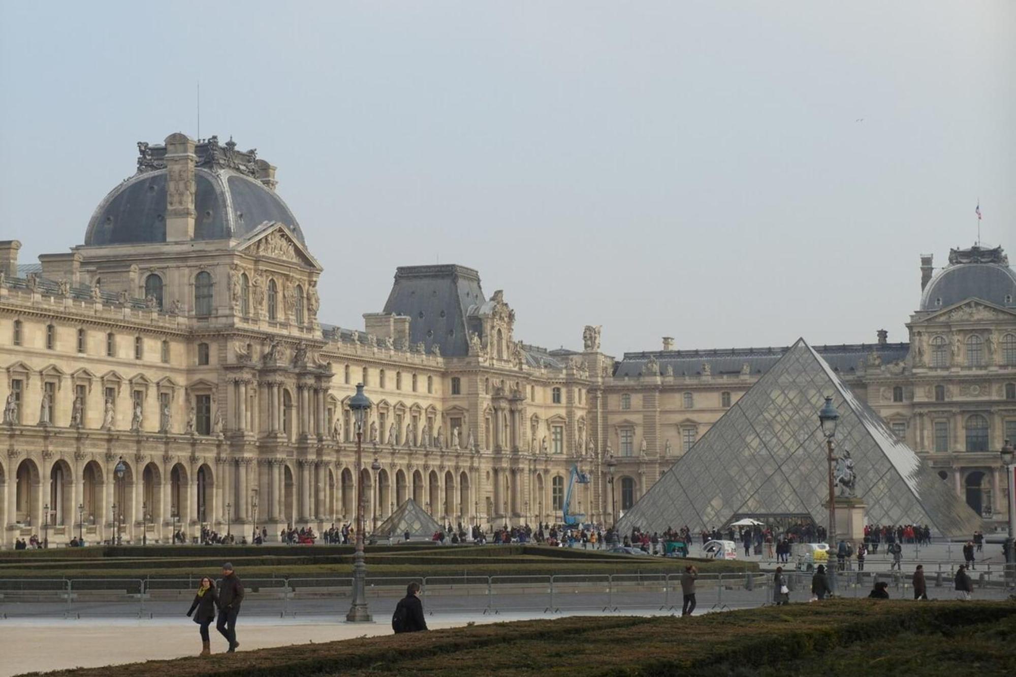 Louvre Parisian Duplex باريس المظهر الخارجي الصورة